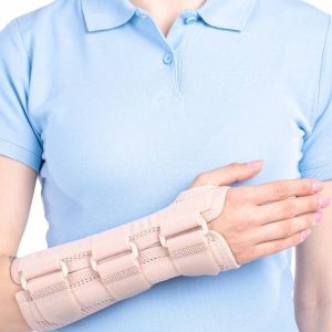 Aerotec MANU M5-St – Orteza fixa pentru incheietura mainii, marimea 5, mana stanga