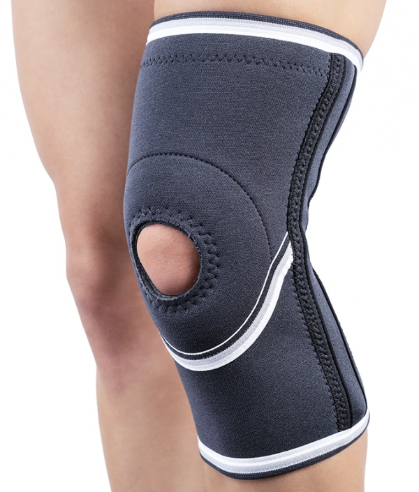 AKTIV LIGHT 02 TRIA – Orteza genunchi cu suport patelar, marimea 7 (45–47 cm)